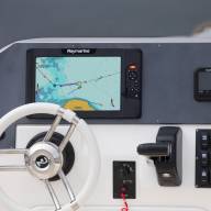Element 9 HV - 9&quot; екран, ехолот CHIRP, 3D HyperVision, Wi-Fi, GPS, датчик на транець HV-100+ - Element 9 HV - 9" екран, ехолот CHIRP, 3D HyperVision, Wi-Fi, GPS, датчик на транець HV-100+